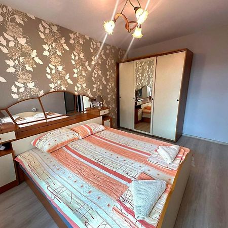 Lux Apartment Sisi Burgas Bagian luar foto